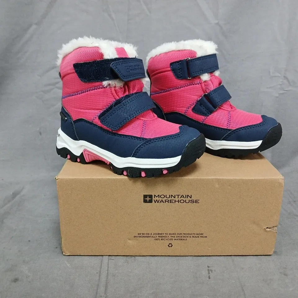 BOXED PAIR OF MOUNTAIN WAREHOUSE COMET JUNIOR WATERPROOF FLEECE LINED SNOW BOOTS IN PINK SIZE UK 8
