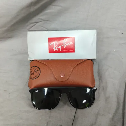 BOXED RAY BAN 0RB2216 SQUARE SUNGLASSES- BLACK 