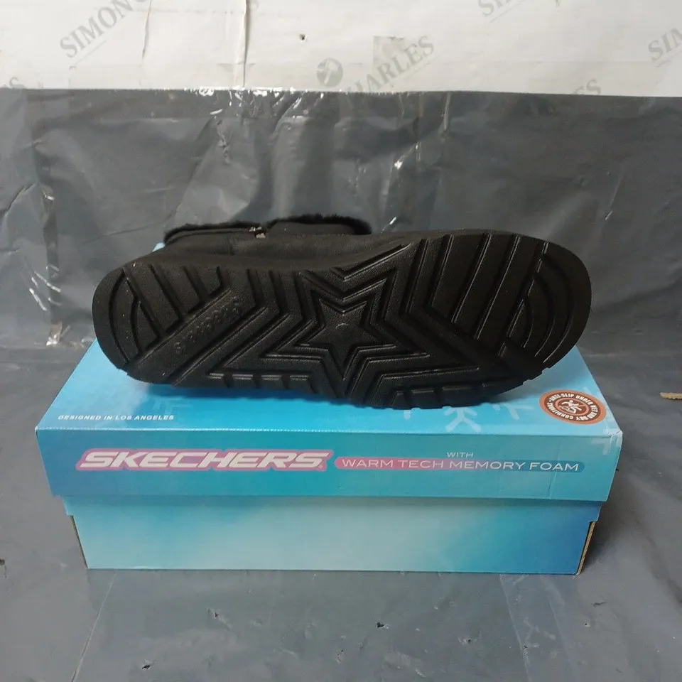 SKECHERS WARM TECH MEMORY FOAM BOOTS BLACK SIZE 7