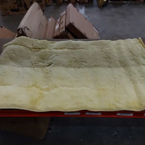 HAVAI YELLOW BATHMAT // SIZE: 80 X 140cm