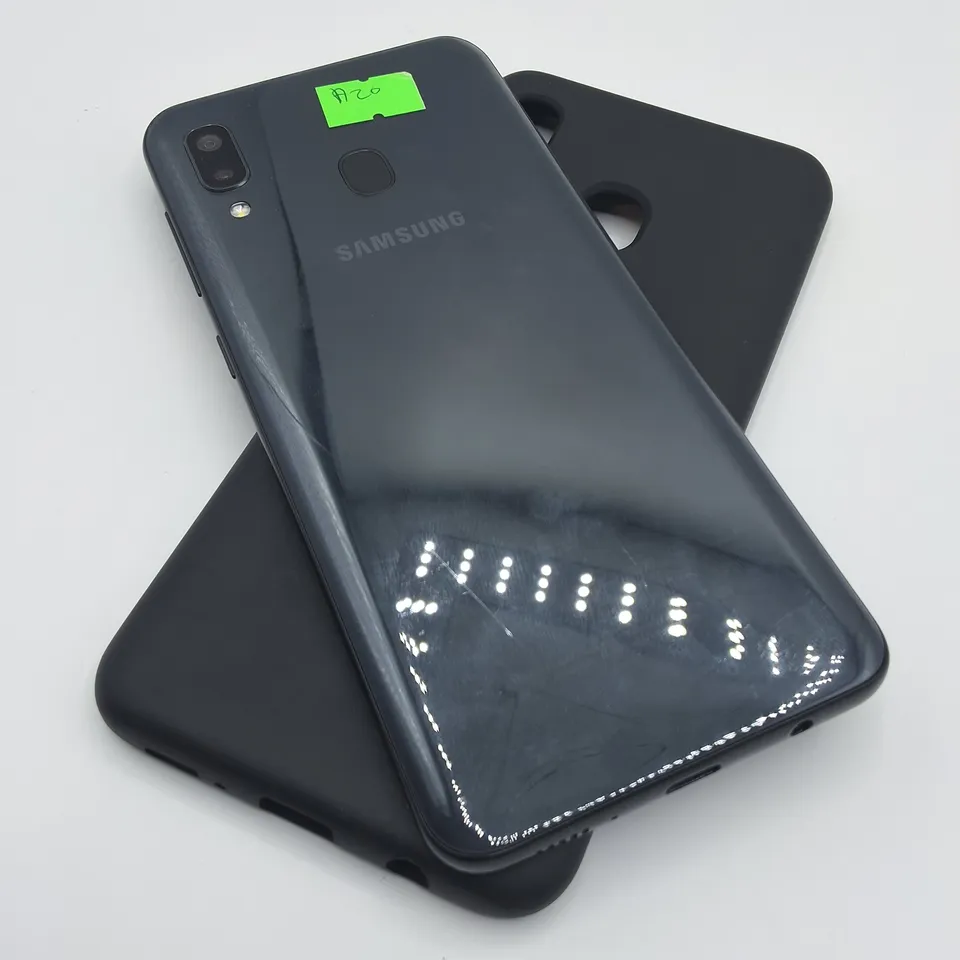 UNBOXED SAMSUNG GALAXY A20 32GB IN BLACK WITH CASE