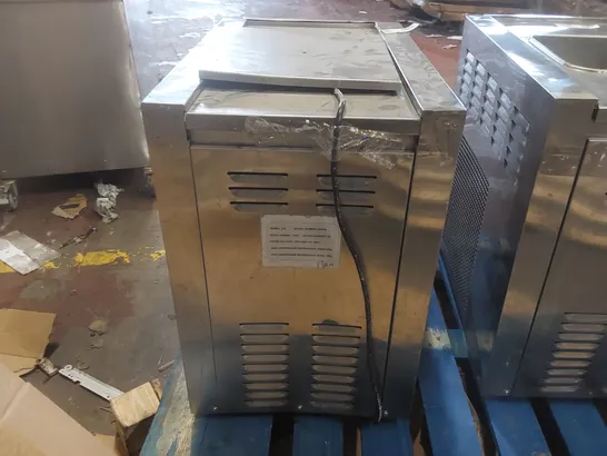Lot 62: TAYLOR COMMERCIAL ICE CREAM MACHINE - 5519966 | Simon Charles ...