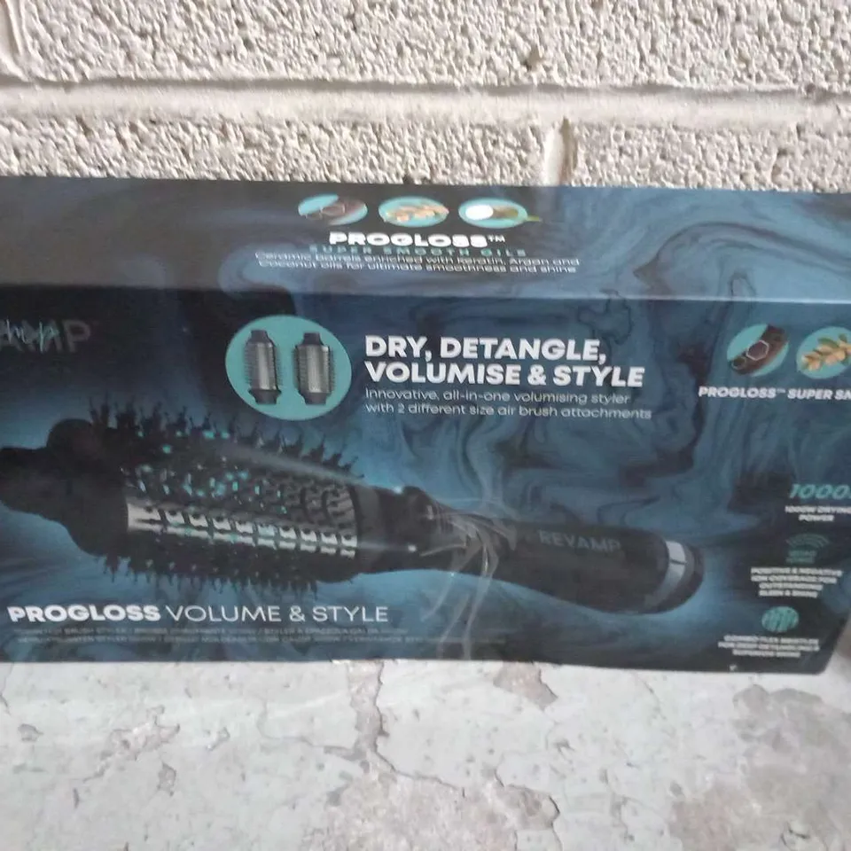 BOXED REVAMP PROFESSIONAL PROGLOSS VOLUME AND STYLE 1000W HOT BRUSH STYLER