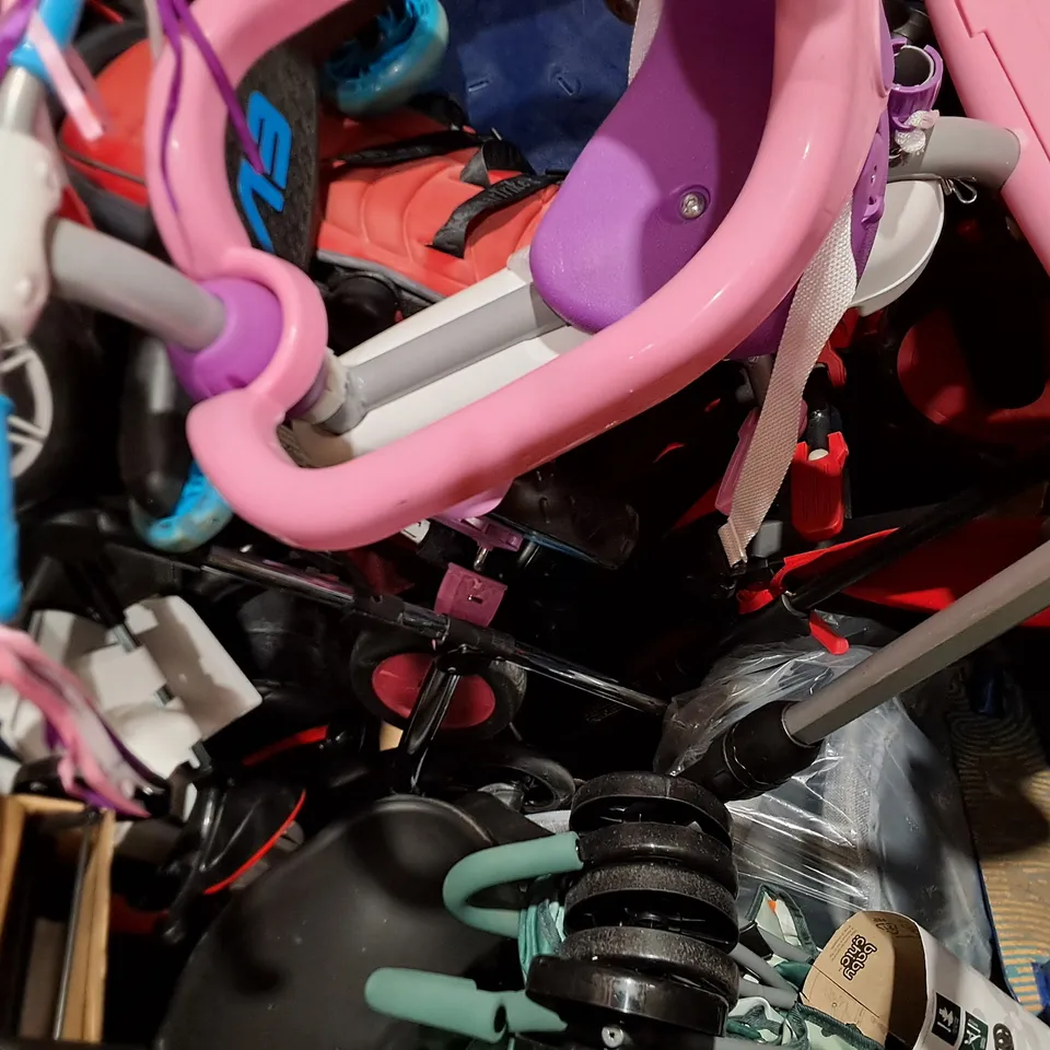 PALLET OF APPROXIMATELY 6 ASSORTED ITEMS TO INCLUDE - SMARTRIKE , EVO SCOOTER , ZINC SCOOTER ETC - COLLECTION ONLY 