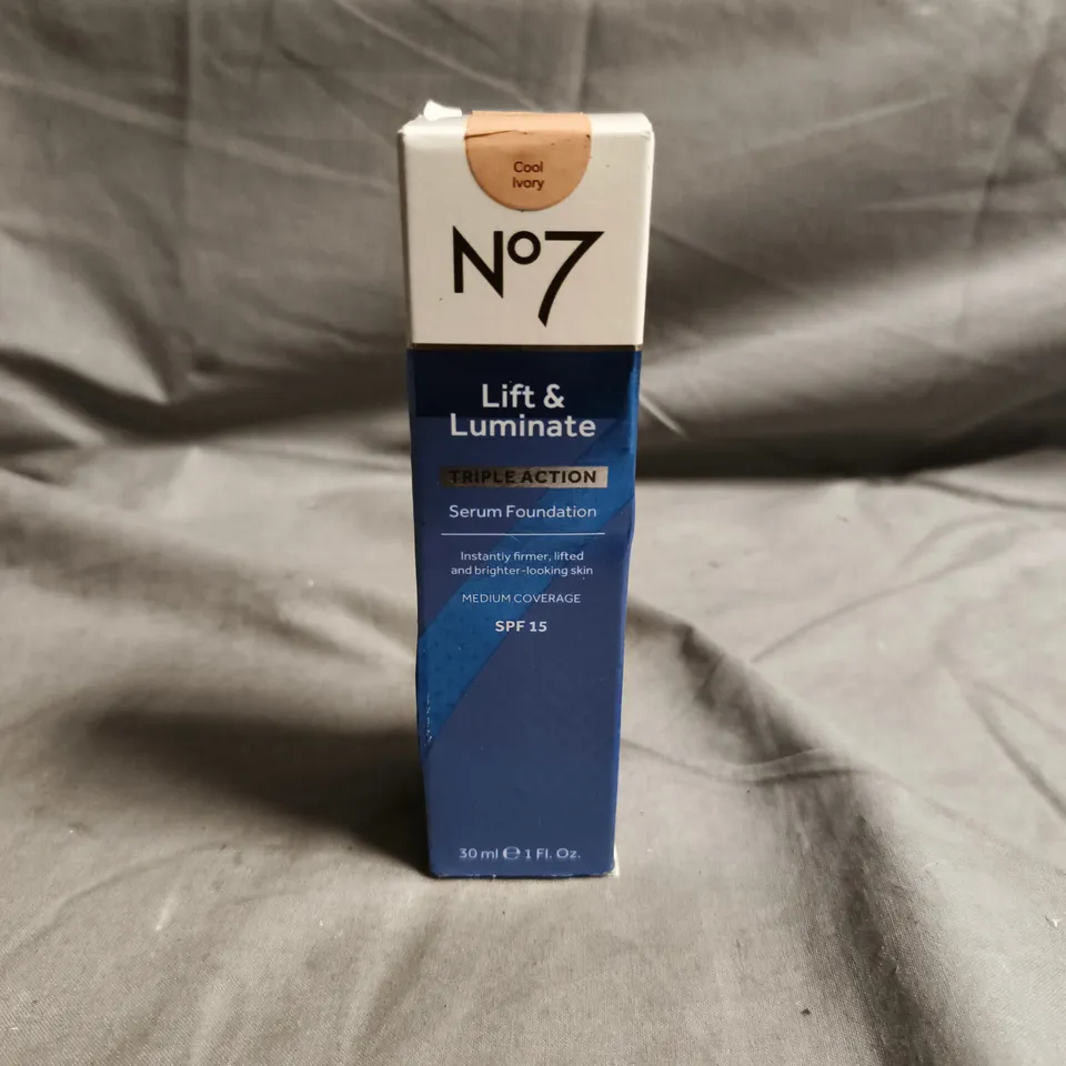 NO7 LIFT & ILLUMINATE SERUM FOUNDATION SPF 15 – COOL IVORY - 30ML