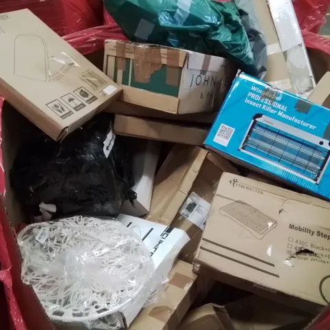 PALLET CONTAINING VARIOUS ASSORTED BOXED HOUSEHOLD ITEMS TO INCLUDE: TOILET SEATS, ELECTRONIC INSECT KILLER,MOBILITY STEP STOOL, AIR FRYER AND LOTS MORE UNMARKED BOXED ITEMS