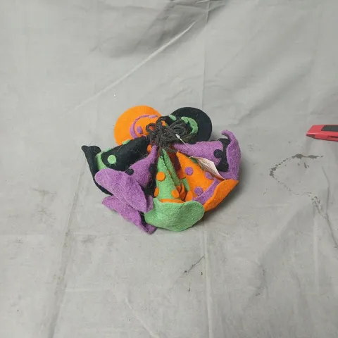 WITCH HAT BOUQUET DECORATION.