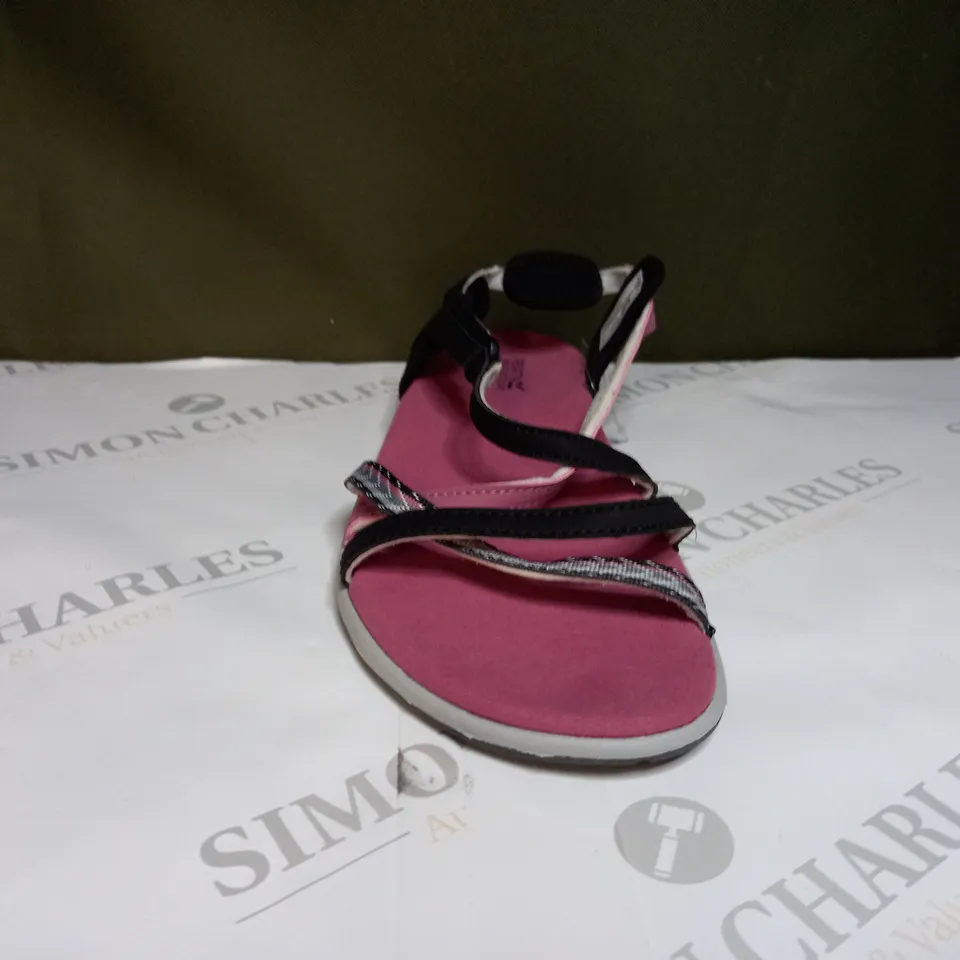 REGATTA LADY ROMA SANDALS SIZE 8