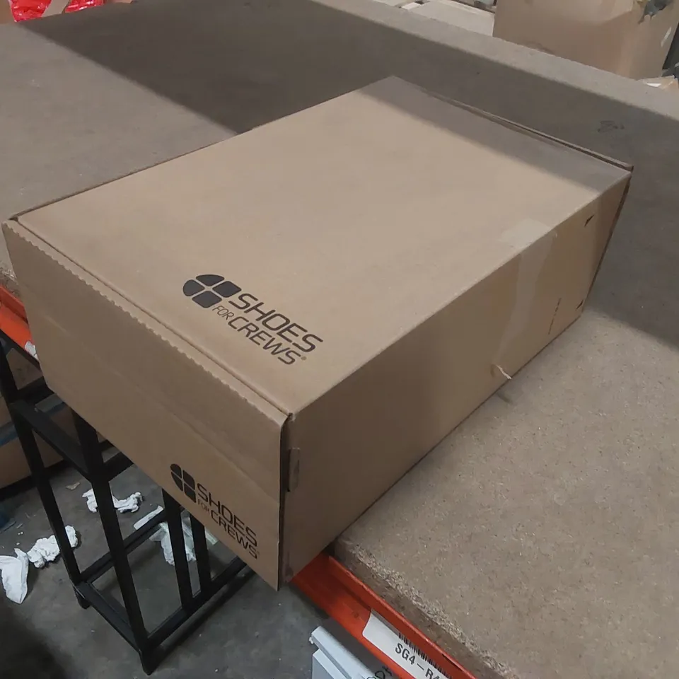 BRAND NEW BOXED SHOES FOR CREWS EXECUTIVE WING TIP IV SHOES - SIZE 10