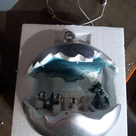 FIVE ASSORTED PRODUCTS TO INCLUDE; SFIXX SET OF TWO INDOOR TOUCH LIGHTS, FESTIVE LARGE PRE LIT DOOR BOW, COOKS ESSENTIALS SET OF 2 MUG WARMER GIFT SET, SANTA EXPRESS PRE LIT SPHERE AND HOME REFLECTION