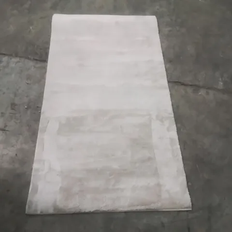 QUALITY DESIGNER AREA RUG - APPROXIMATELY 150X80CM