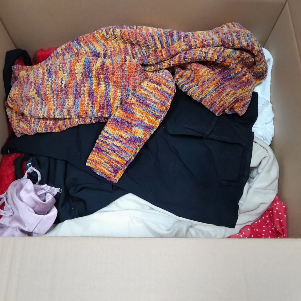 LARGE QUANTITY OF ASSORTED CLOTHING ITEMS TO INCLUDE LTS NASTY GAL AND ASOS