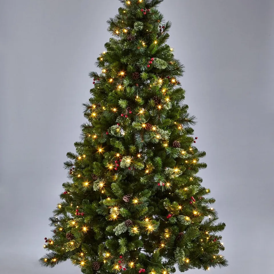 6FT PRE LIT BROOKFIELD TREE - COLLECTION ONLY  RRP £200