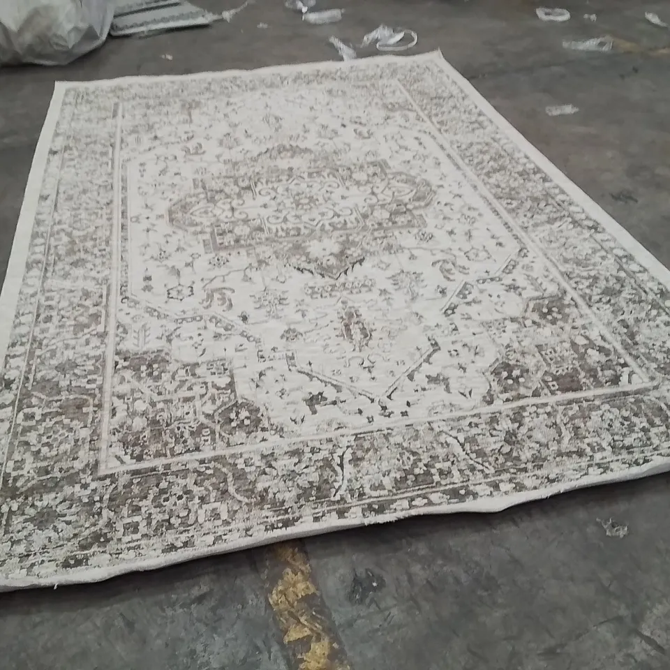 QUALITY DESIGNER AREA RUG - APPROXIMATELY 300X200CM
