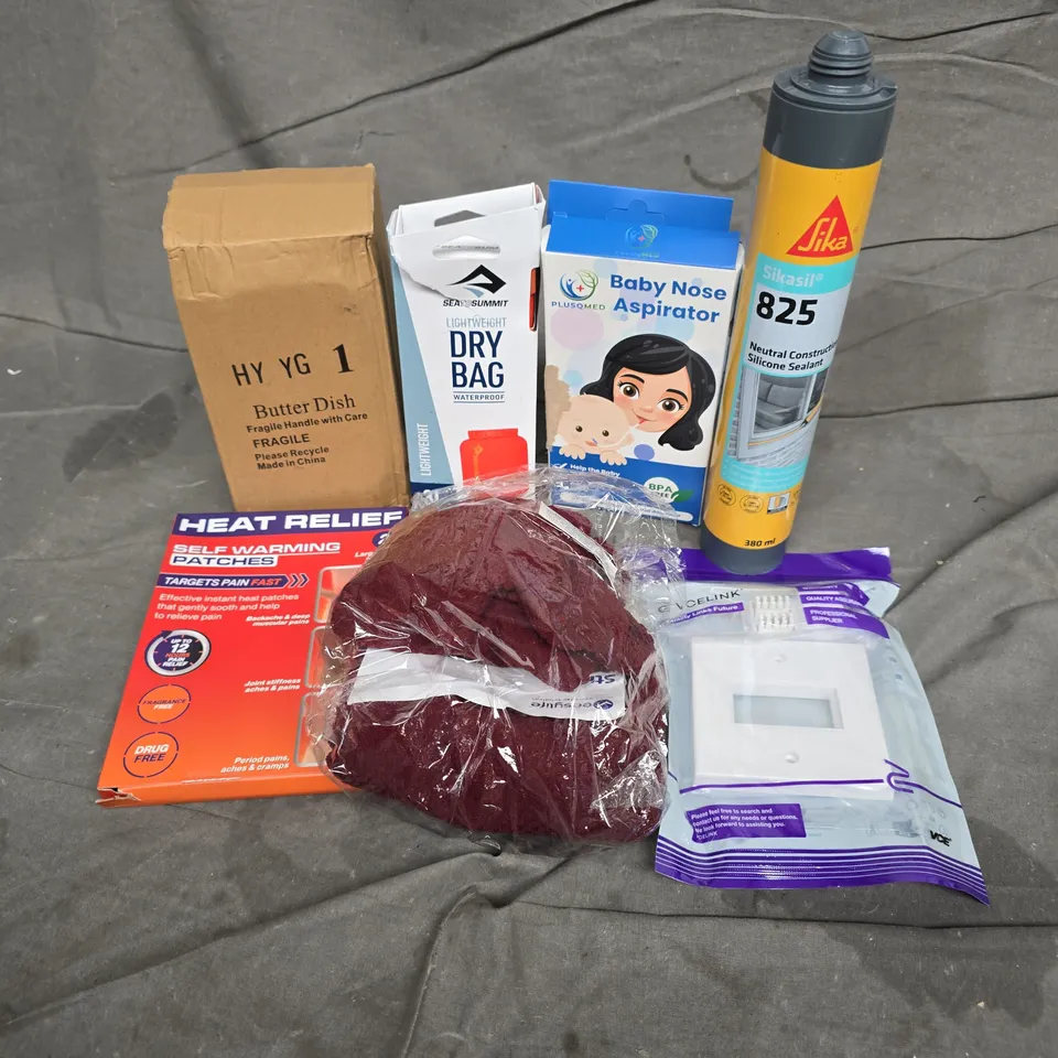 APPROXIMATELY 15 ASSORTED HOUSEHOLD ITEMS TO INCLUDE SILICONE SEALANT, SEATOSUMMIT LIGHTWEIGHT DRY BAG, SELF WARMING PATCHES, ETC