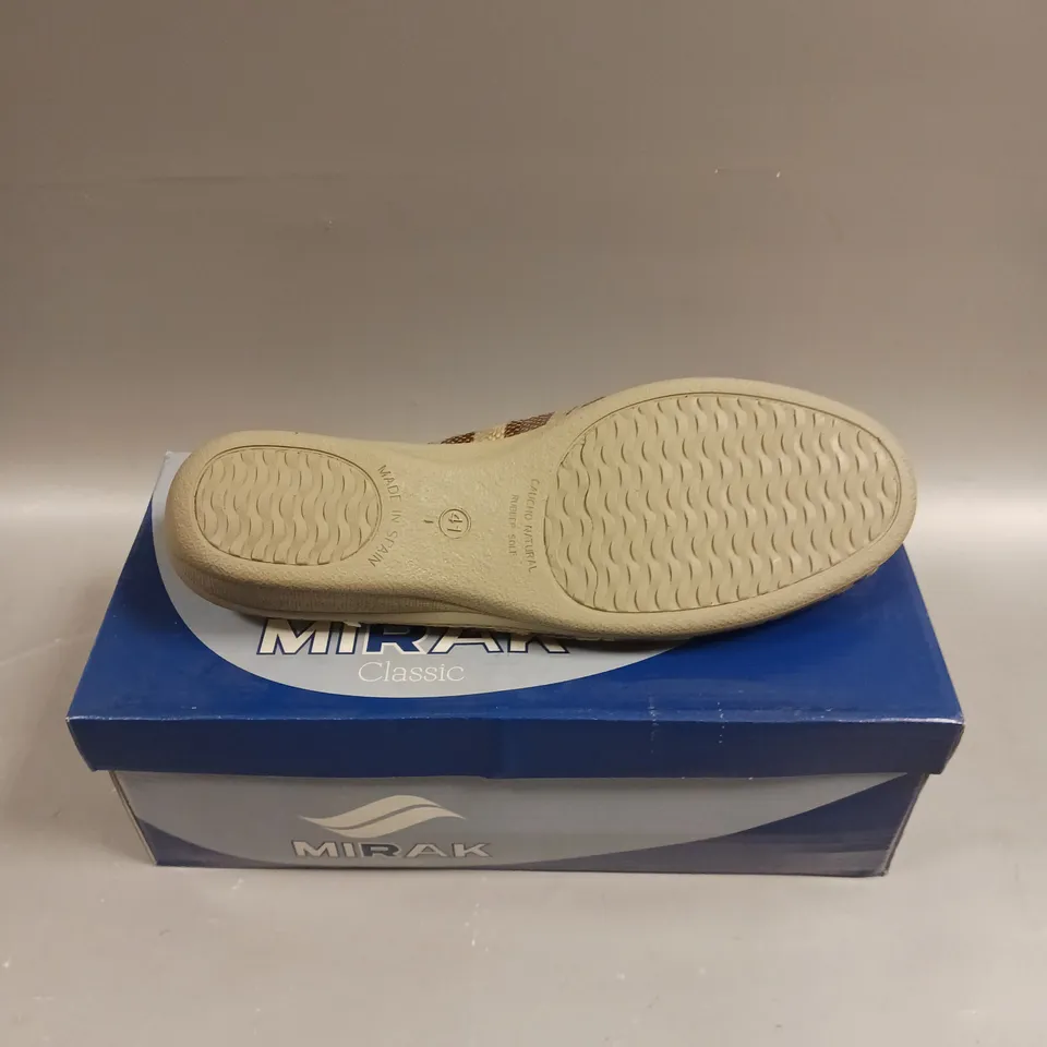 BOXED PAIR OF MIRAK CLASSIC CARLA OPEN TOE SHOES IN BROWN - 7.5