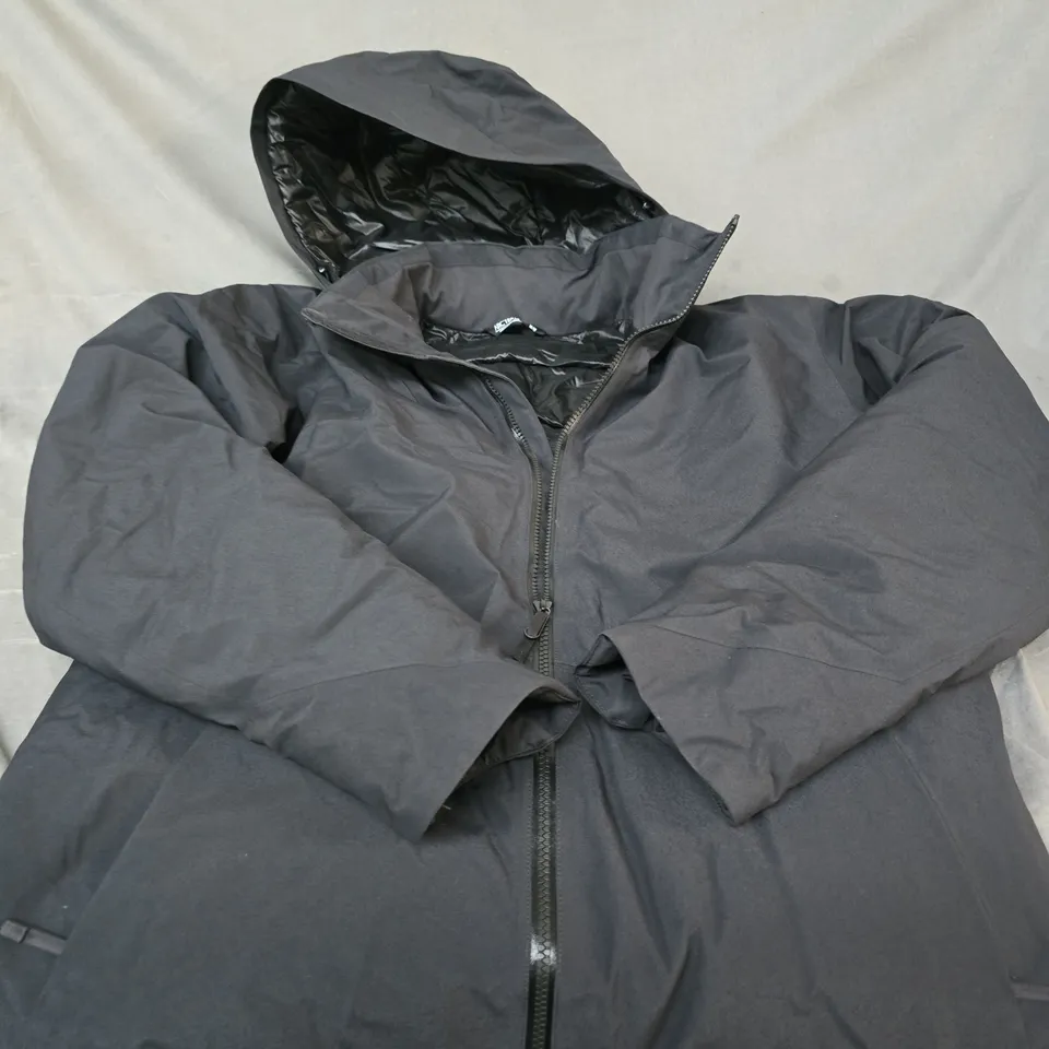ARC'TERYX BLACK HOODED JACKET - SIZE M