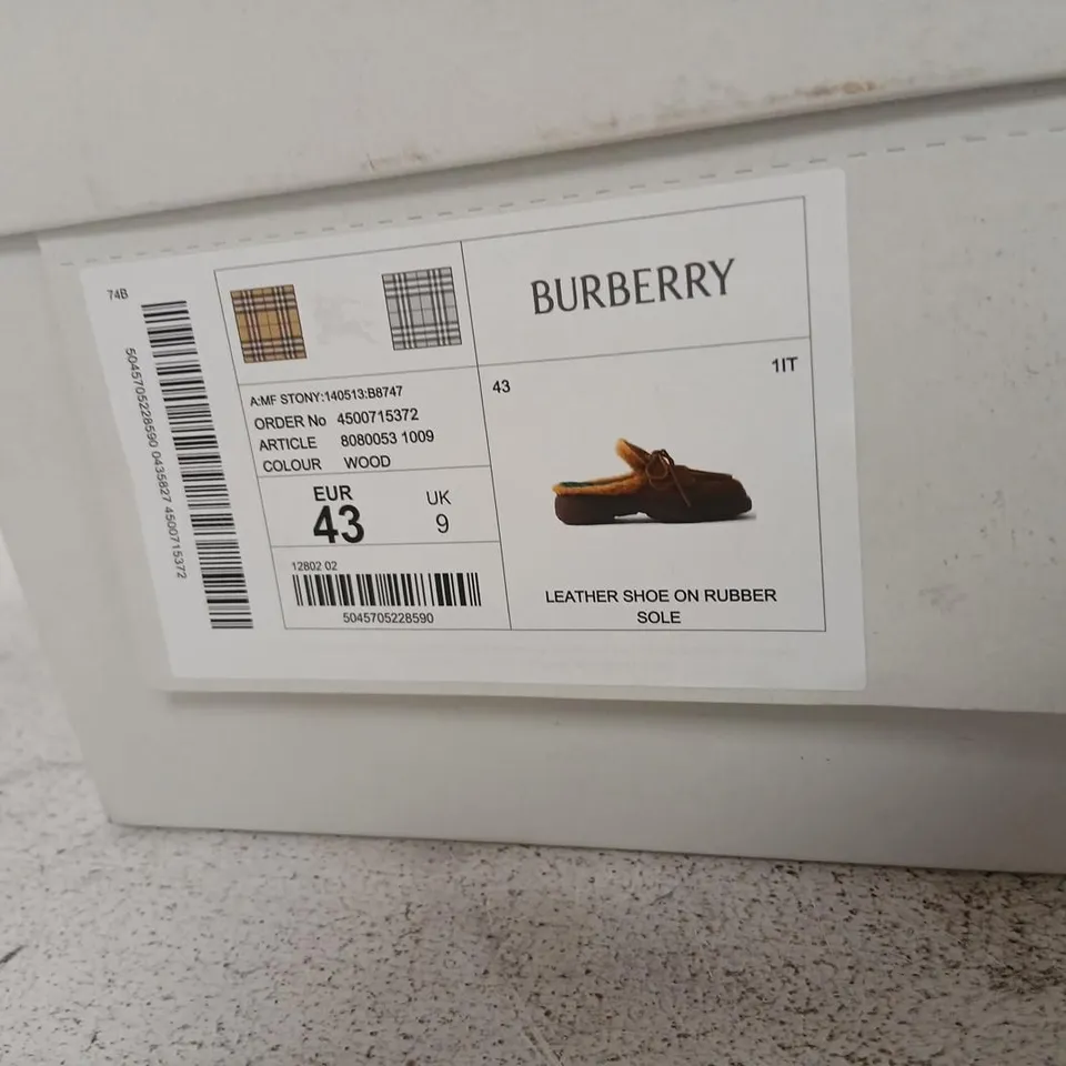 BURBERRY LEATHER SHOE ON RUBBER SOLE – SHEARLING-LINED, UK 9 / EU 43
