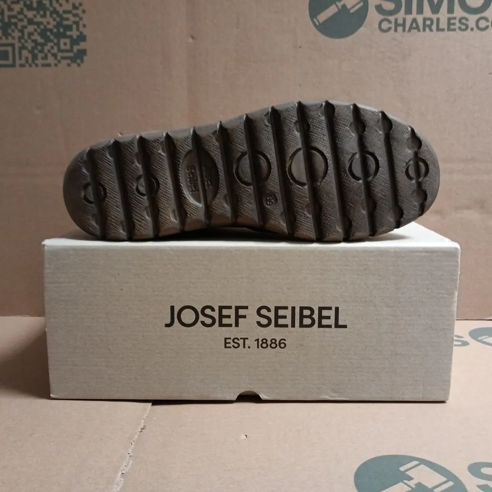 BOXED PAIR OF JOSEF SEIBEL BOOTS IN DEEP BURGUNDY SIZE EU 39