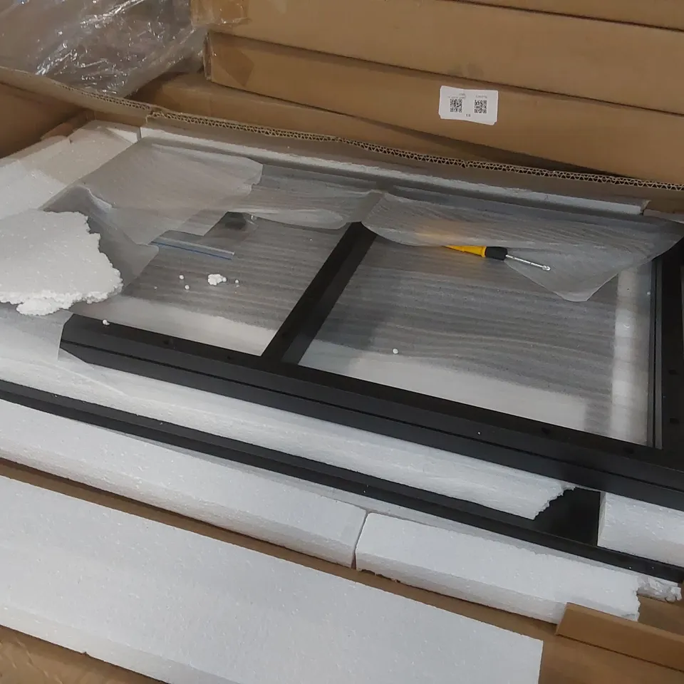 PALLET CONTAINING A LARGE QUANTITY OF DESKS ECT