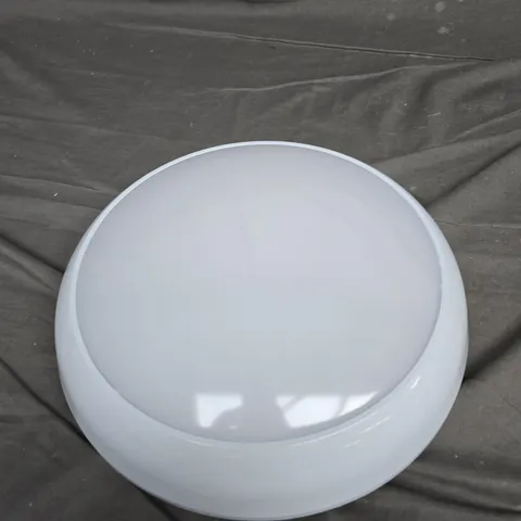 BOX OF 7 X STAR LIGHTING CEILING LIGHTS 