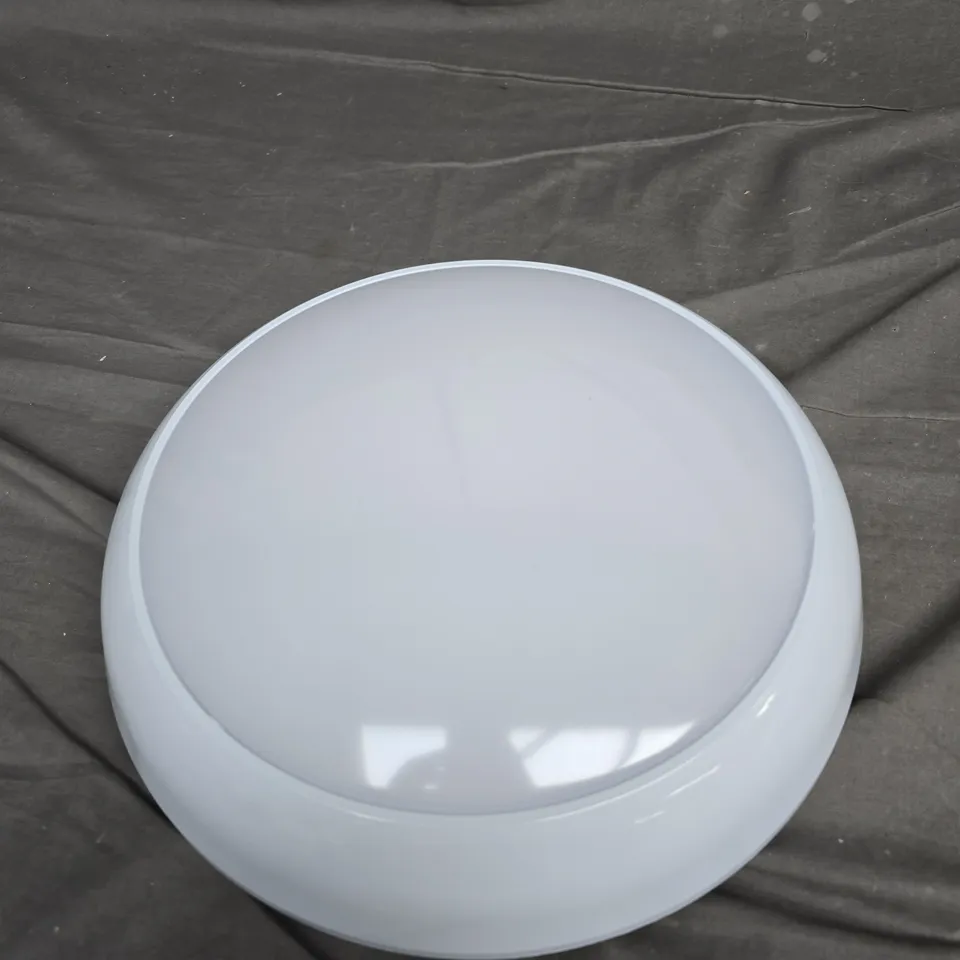 BOX OF 7 X STAR LIGHTING CEILING LIGHTS 