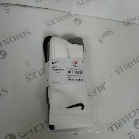NIKE DRI-FIT SOCKS - X3 - SIZE 8-11