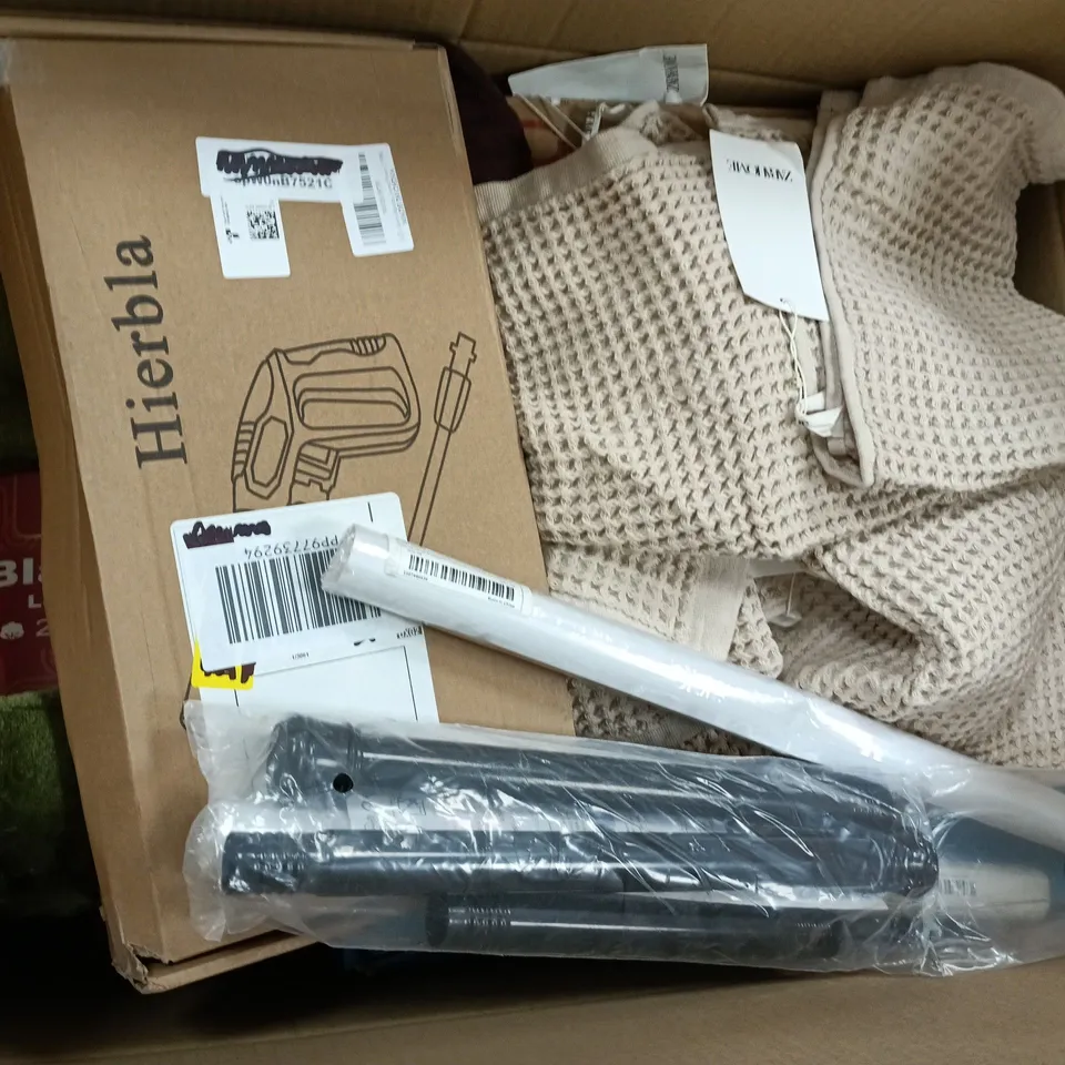 APPROXIMATELY 14 ASSORTED HOUSEHOLD PRODUCTS TO INCLUDE BLANKET THROW, WALLPAPER, BACK STRETCHING DEVICE, ETC