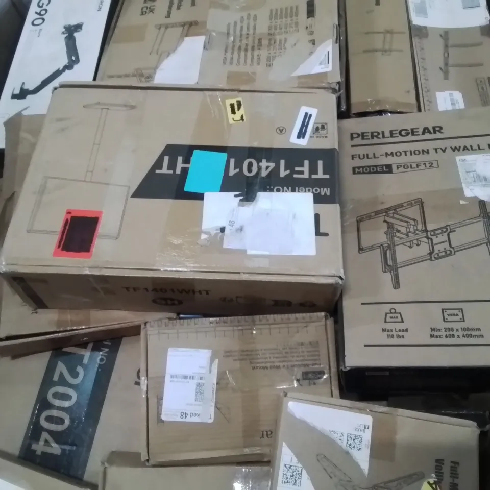 PALLET CONTAINING VERY LARGE AMOUNT OF TV AND PC MONITOR MOUNTS