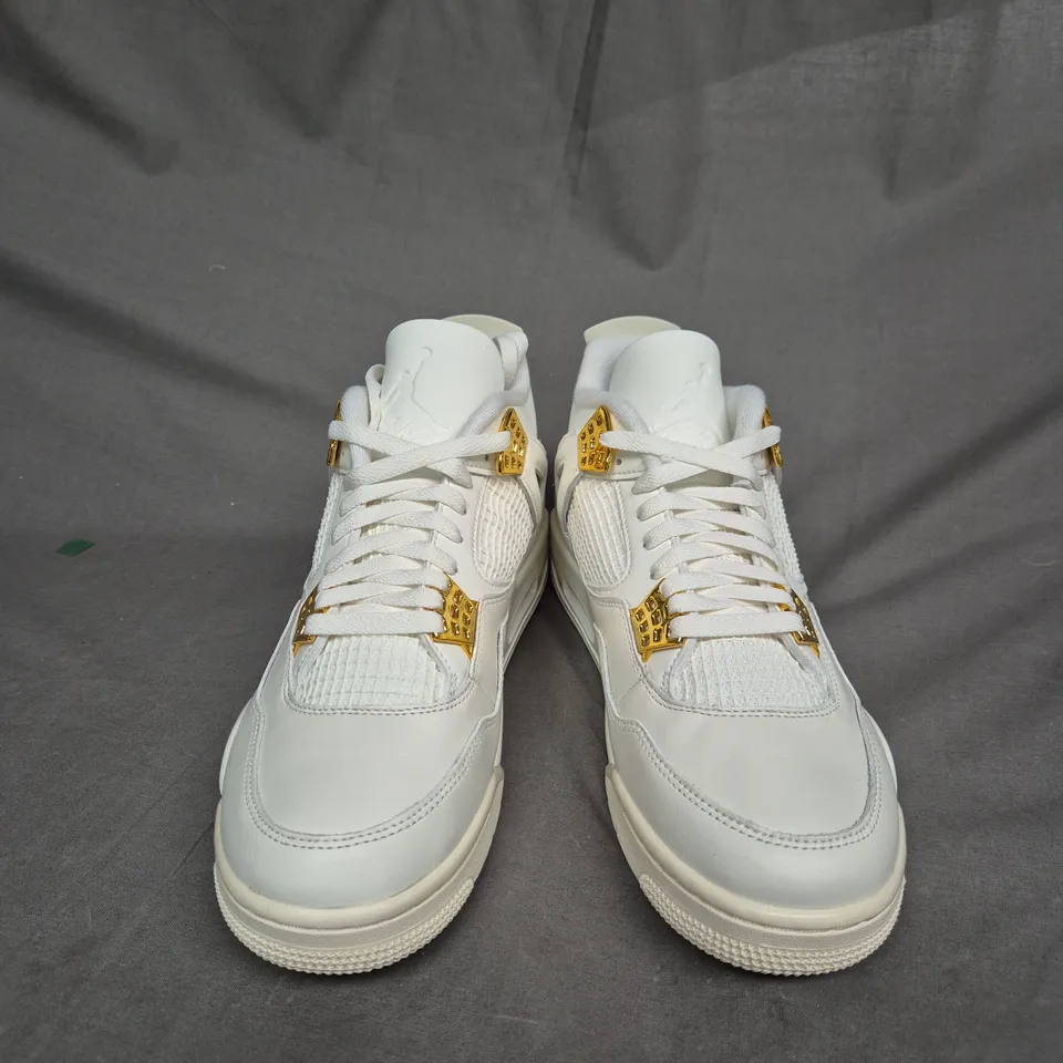 BOXED PAIR OF WOMENS AIR JORDAN 4 RETRO TRAINERS - UK SIZE 9.5