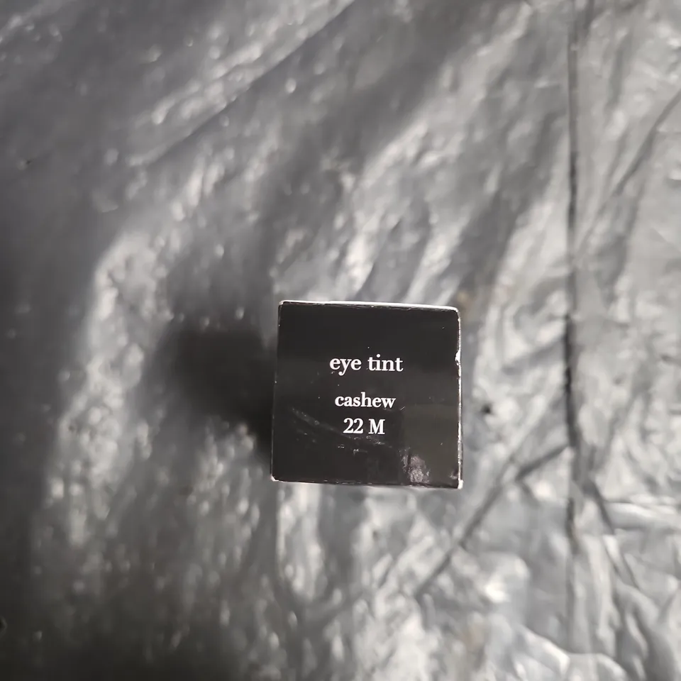 GIORGIO ARMANI EYE TINT MATTE LONGWEAR LIQUID EYESHADOW – CASHEW 22 M (3.9 ML)