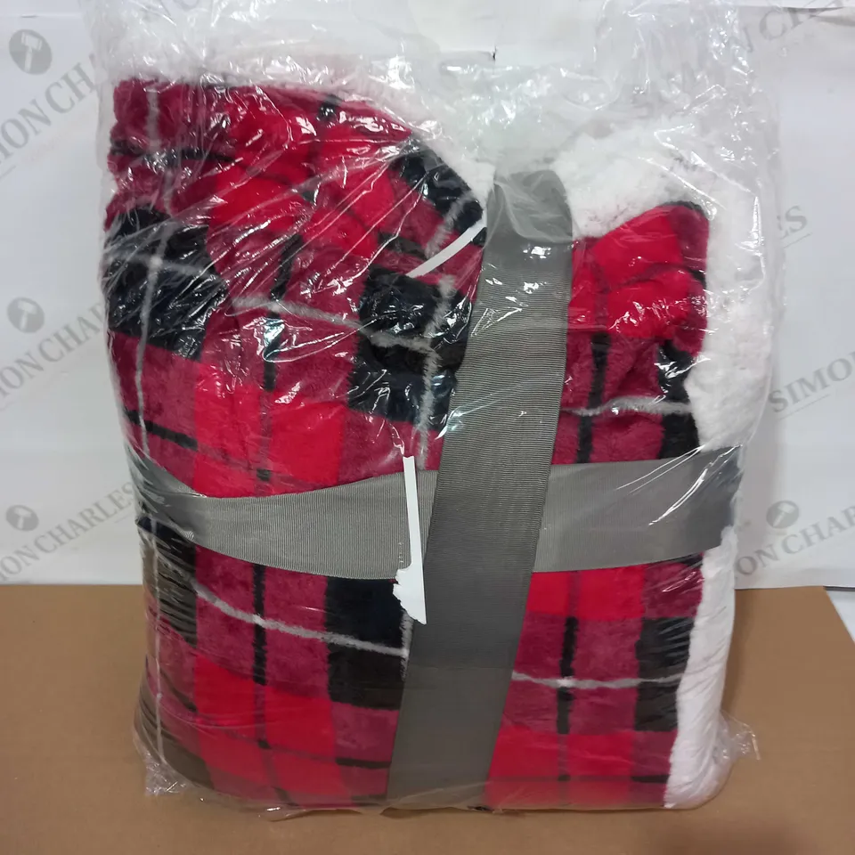 COZEE HOME PLAID VELVETSOFT THROW - RED