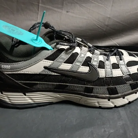 PAIR OF NIKE P-6000 TRAINERS - UK SIZE 7.5