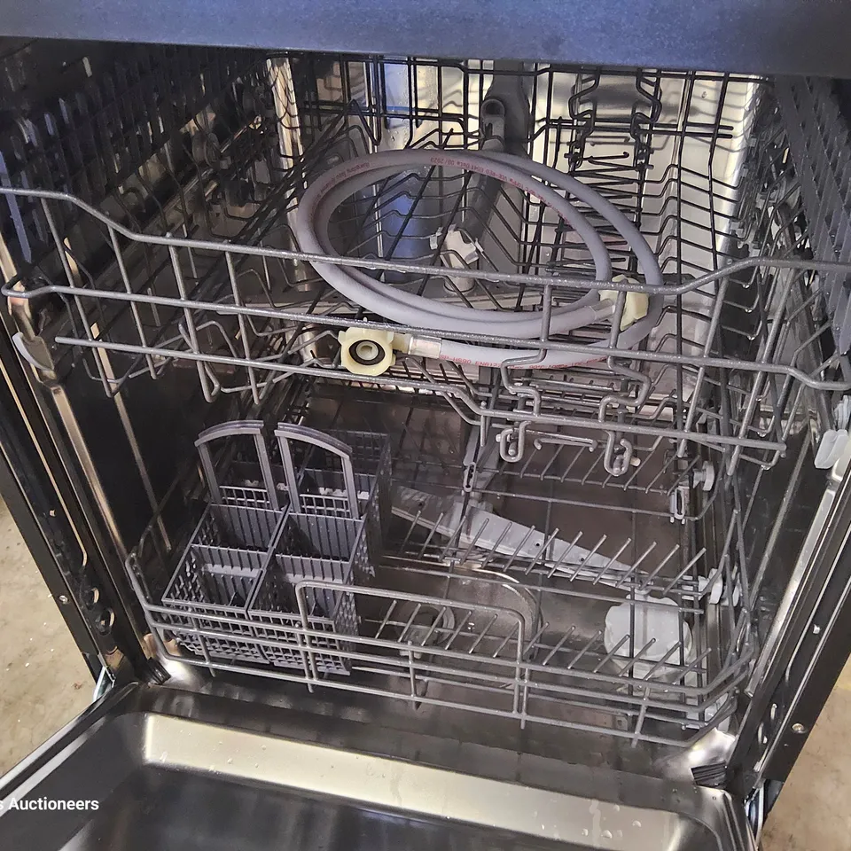 HISENSE FREESTANDING STANDARD DISHWASHER