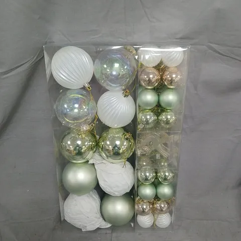 WINTER WALK BUMPER PACK OF APPOXMATELY 50 CHRISTMAS TREE DECORATIONS