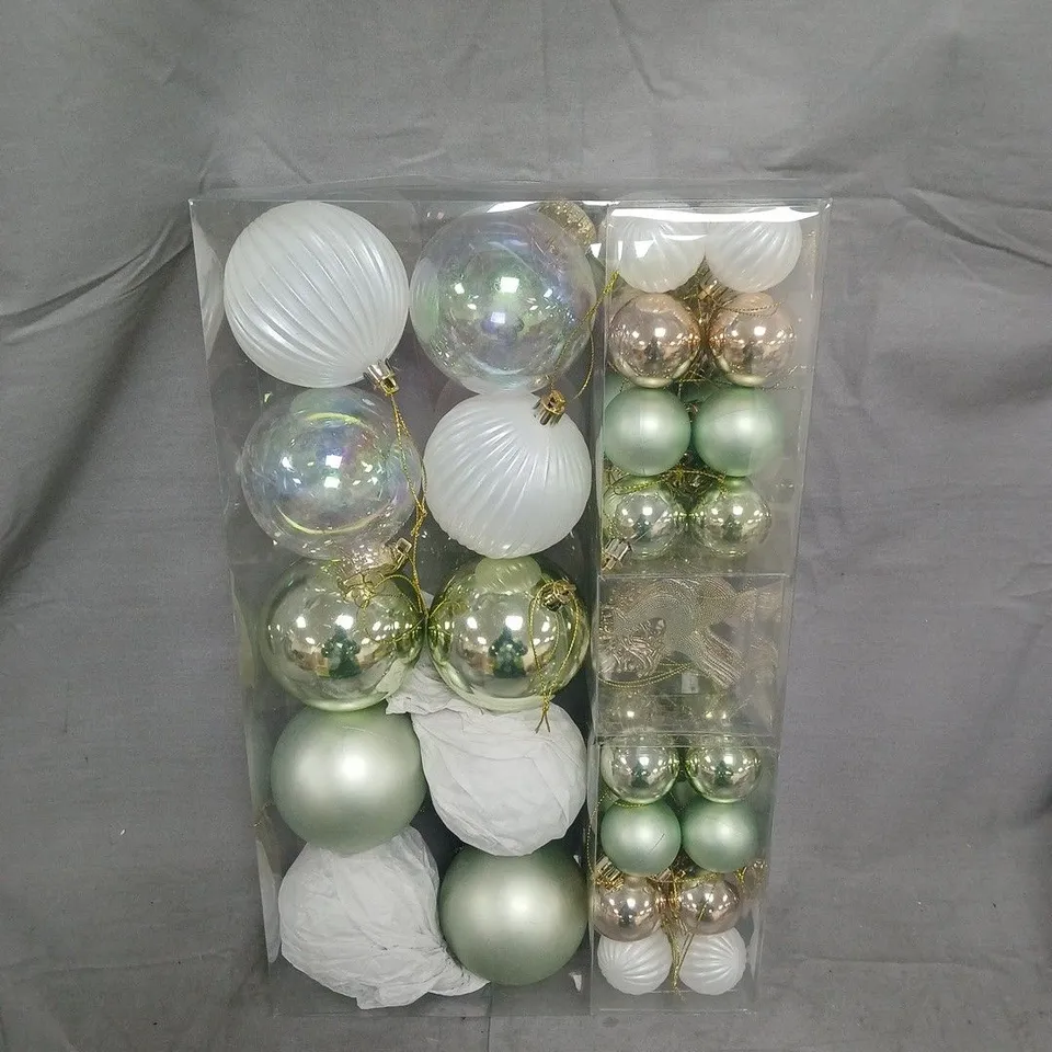 WINTER WALK BUMPER PACK OF APPOXMATELY 50 CHRISTMAS TREE DECORATIONS