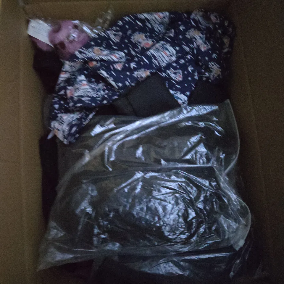 LARGE BOX OF ASSORTED CLOTHING ITEMS IN VARIOUS STYLES, COLOURS AND SIZES