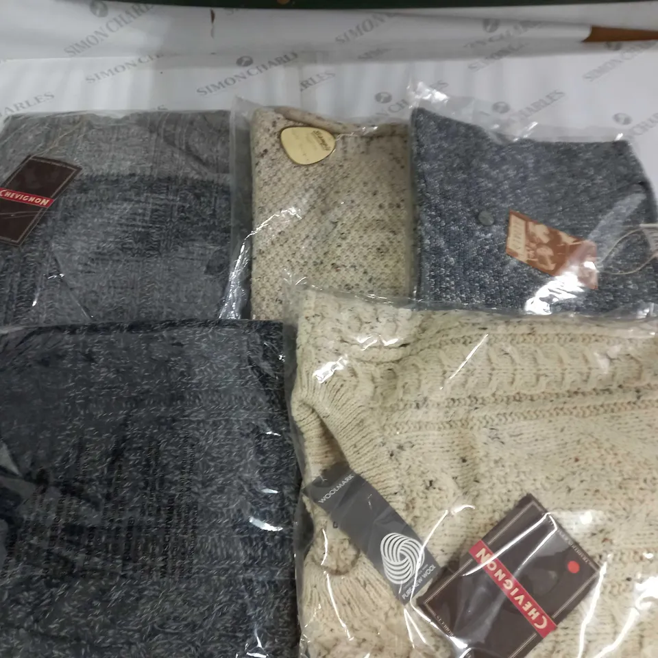 LOT OF 5 ASSORTED KNITWEAR CLOTHING ITEMS - VARIOUS SIZES