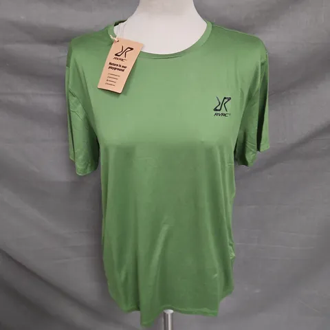 REVOLUTION RACE SPORT TEE IN CACTUS GREEN SIZE M