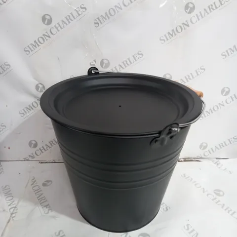 MARKSMAN 12L ASH BUCKET WITH LID