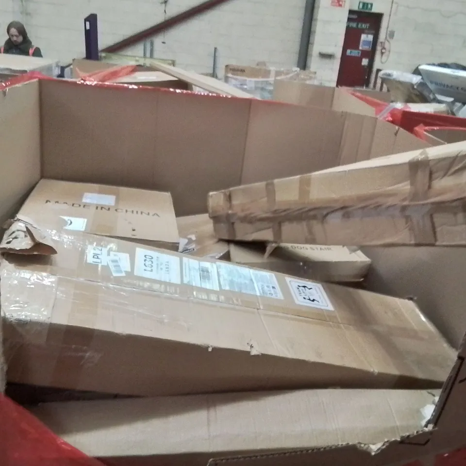 PALLET OF ASSORTED HOUSEHOLD GOODS AND PRODUCTS TO INCLUDE;KEYBOARD,ROWING MACHINE 