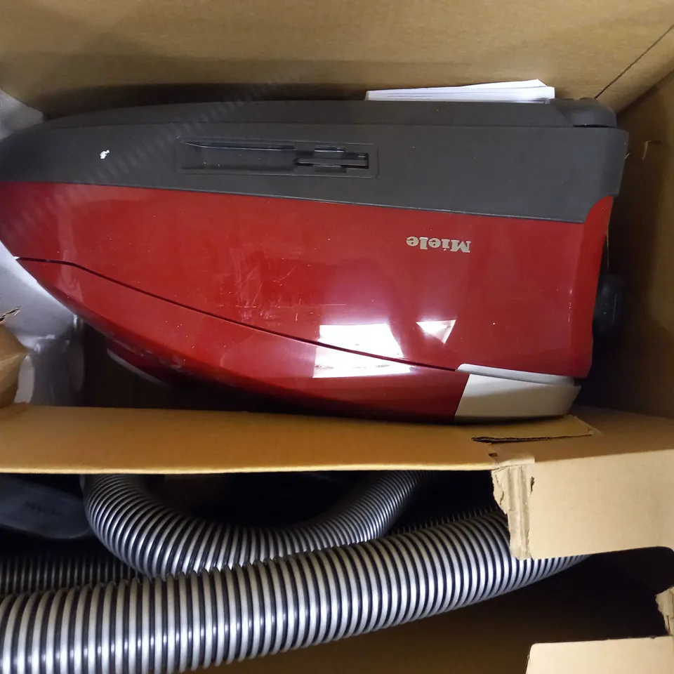 MIELE COMPACT BAGGED CYLINDER VACUUM CLEANER