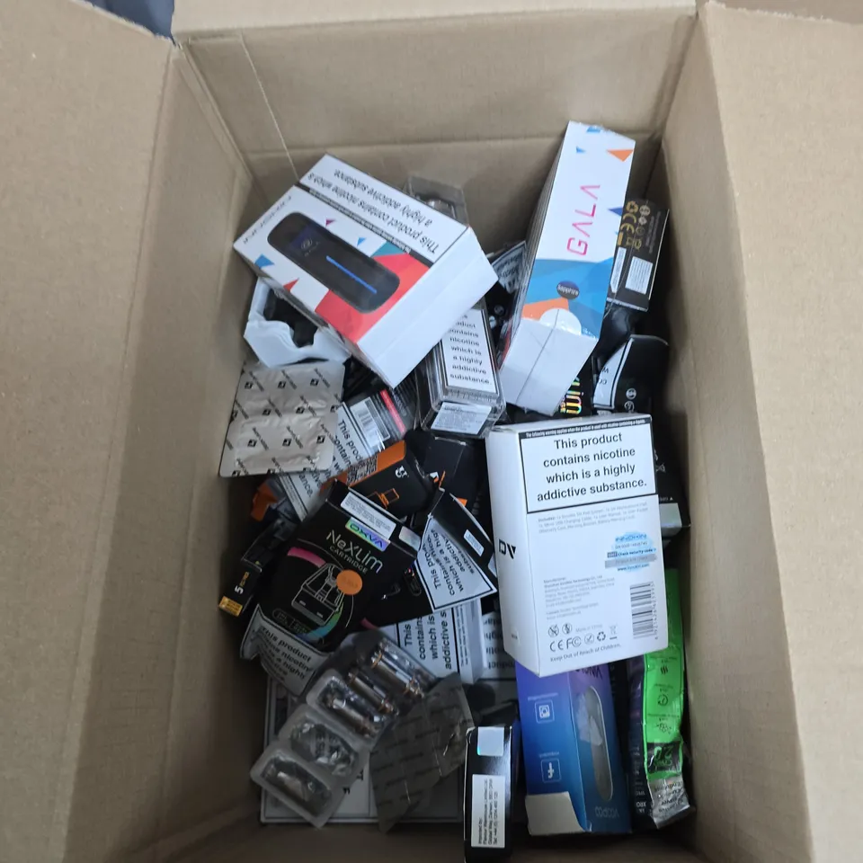 BOX OF APPROXIMATELY 30 ASSORTED E-CIGARETTES AND ACCOMPANIMENTS TO INCLUDE: SMOK OSUB 40W KIT 