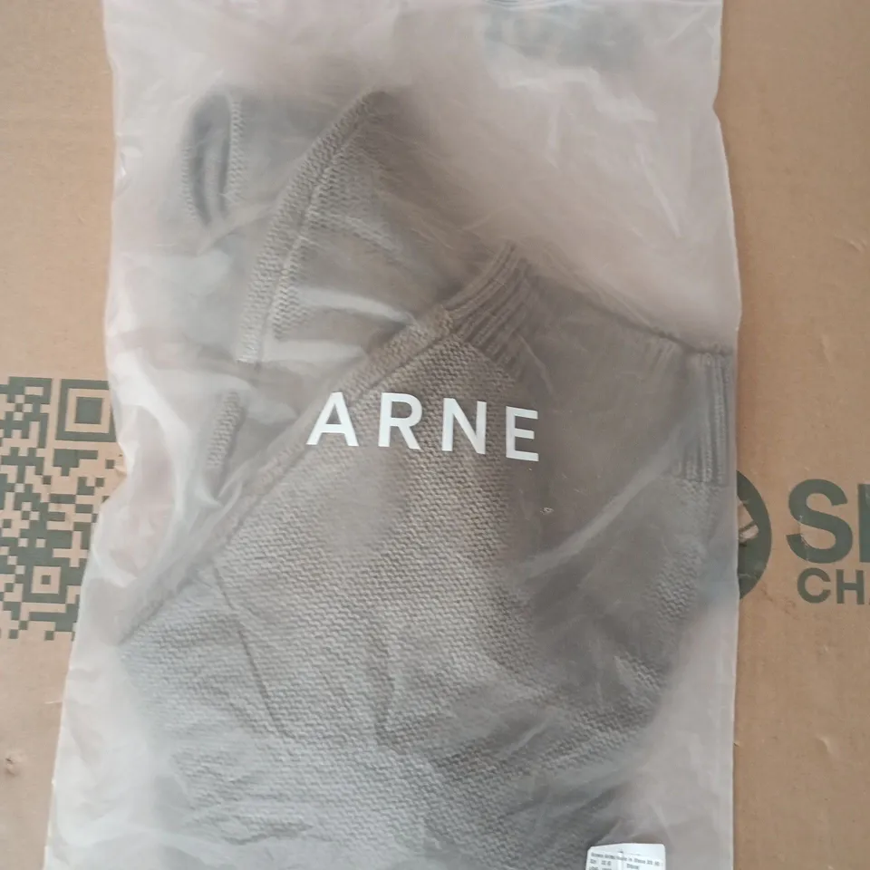 bagged arne women's knitted hoodie in stone size xs