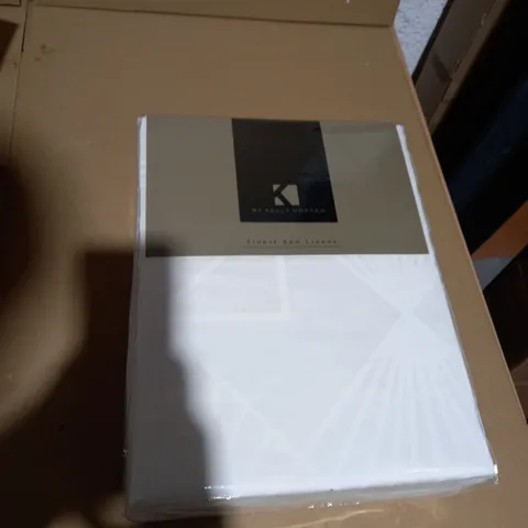KELLY HOPPEN SINGLE BED COVER SET - WHITE LINEN 