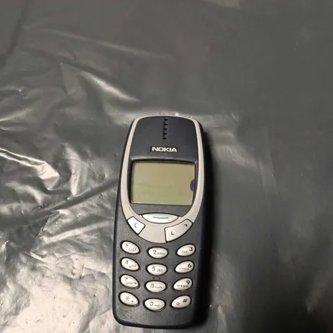 NOKIA MOBILE PHONE – DARK BLUE, CLASSIC BRICK-STYLE HANDSET