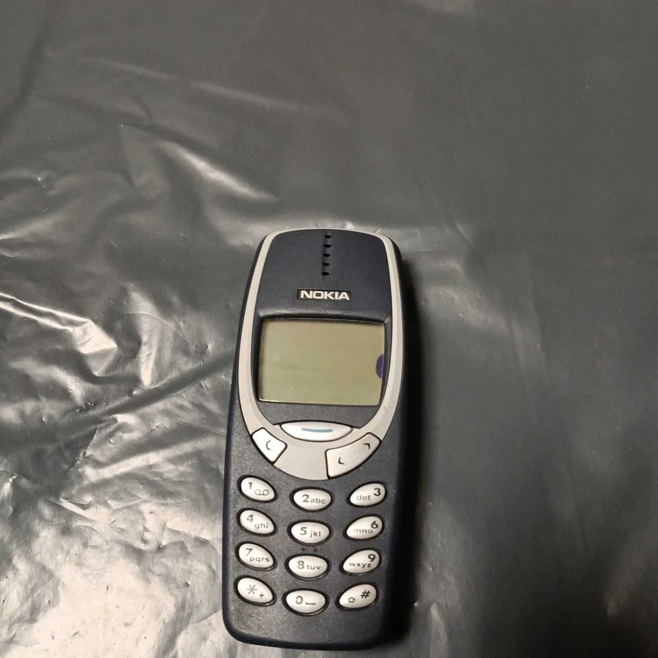 NOKIA MOBILE PHONE – DARK BLUE, CLASSIC BRICK-STYLE HANDSET