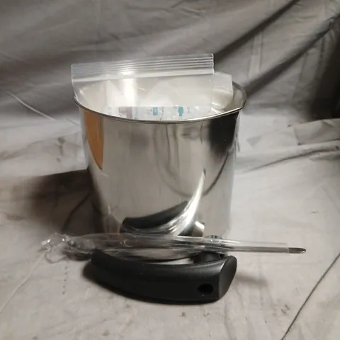 NATURAL SOY WAX CANDLE MAKING KIT