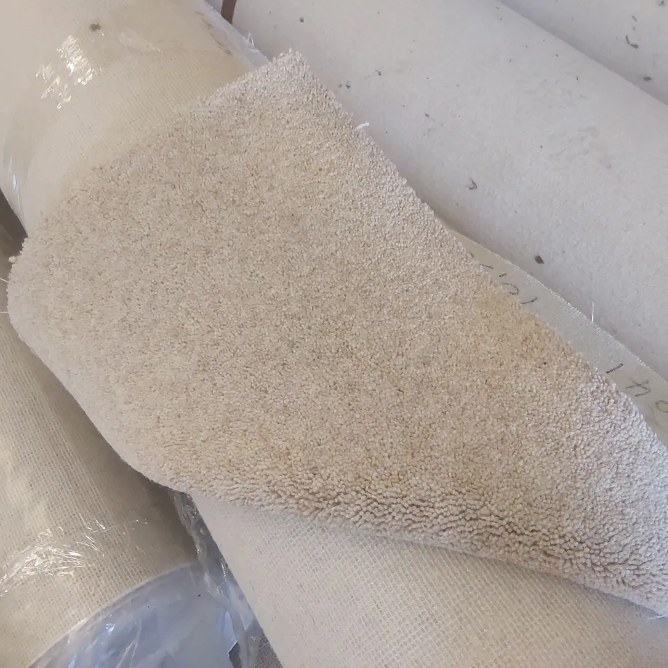 ROLL OF QUALITY CRESTA DIM HEATHERS CARPET - APPROXIMATELY 5 x 3.3m