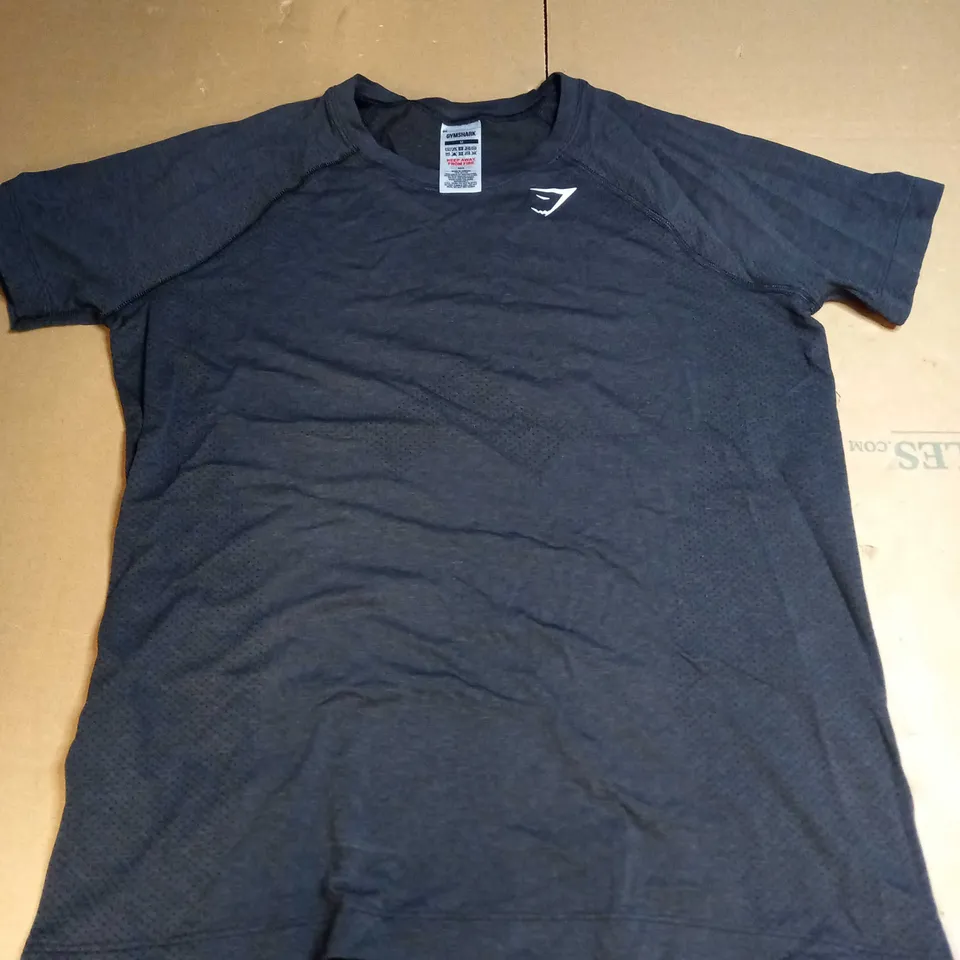 GYM SHARK TRAINING TOP IN GREY - SIZE M